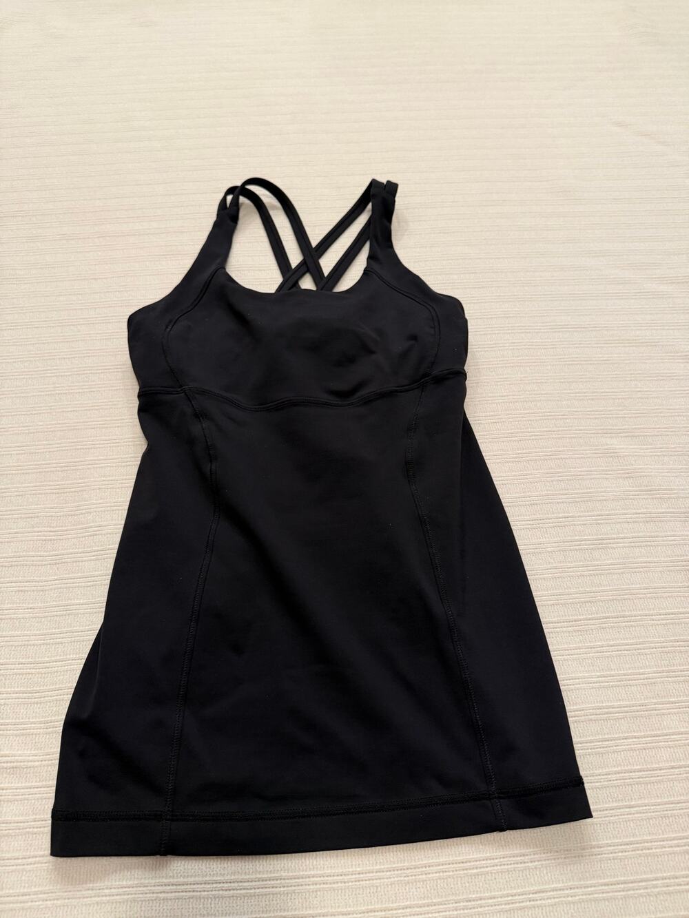 Lululemon Black Strappy Criss Cross Back Athletic Tank Top Built-In Bra Size 4